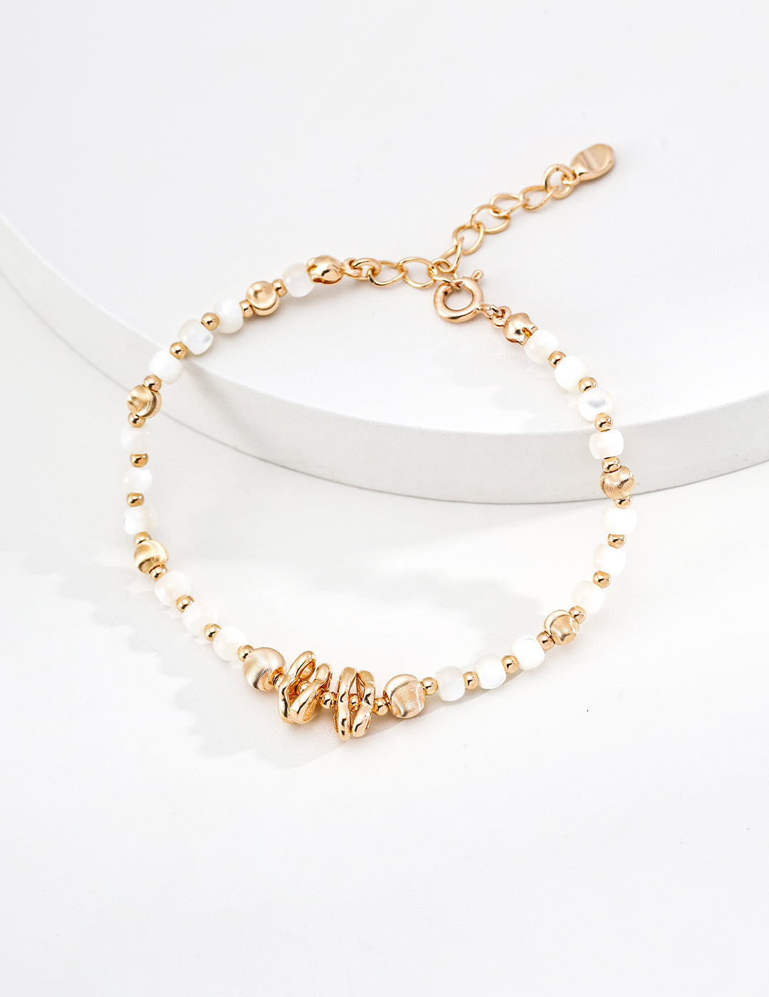 Dare To Sparkle - Elegant vintage geometric disc bracelet with natural white mother of pearl in 18k gold plated sterling silver