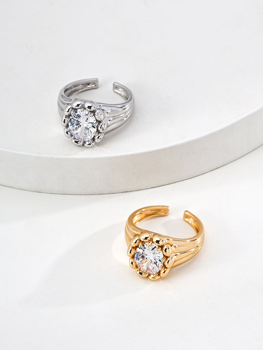 The "Radiant Sovereign" Ring - Oversized Oval Zirconia in S925 Sterling Silver