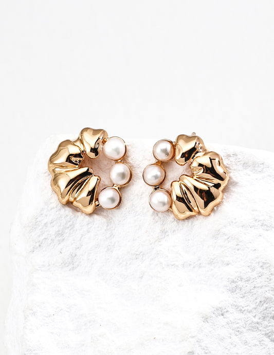 The "Venus Ring" Stud Earrings - Natural Pearl & Sculpted S925 Silver